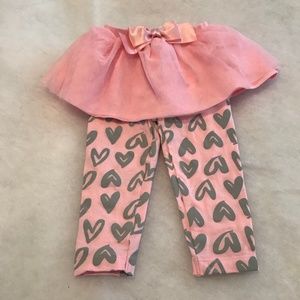 🎄 Gerber Skirt Heart Leggings Size 6-9 months